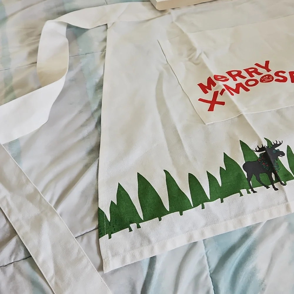 NWT Life Is Good Merry X-Moose Apron